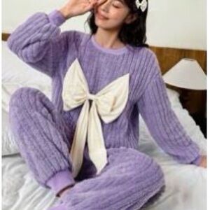 SHEIN Purple Pajama Set with Cream Bow